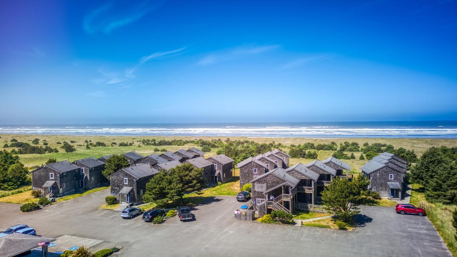 Lighthouse Oceanfront Resort Long Beach Extérieur photo